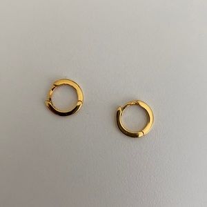 Mini Square Edge Huggies